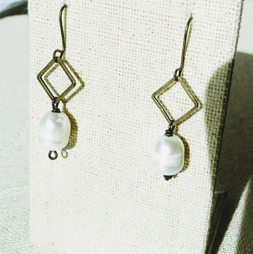 Fresh water pearl earrings